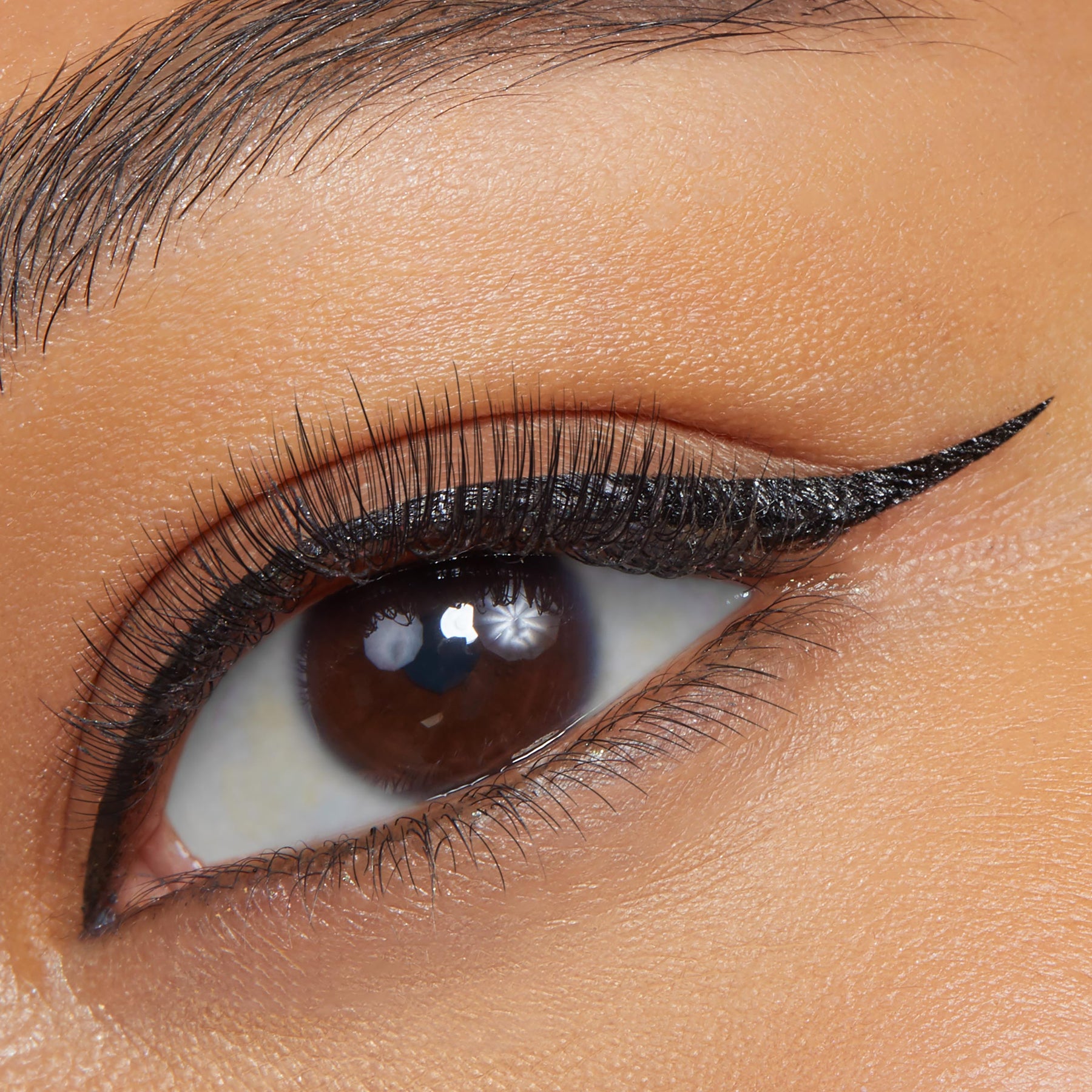 Numero Uno - Glowing Expressive Liner Definition