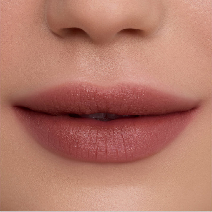Cloudy Hour - Natural Editorial Lip Selection