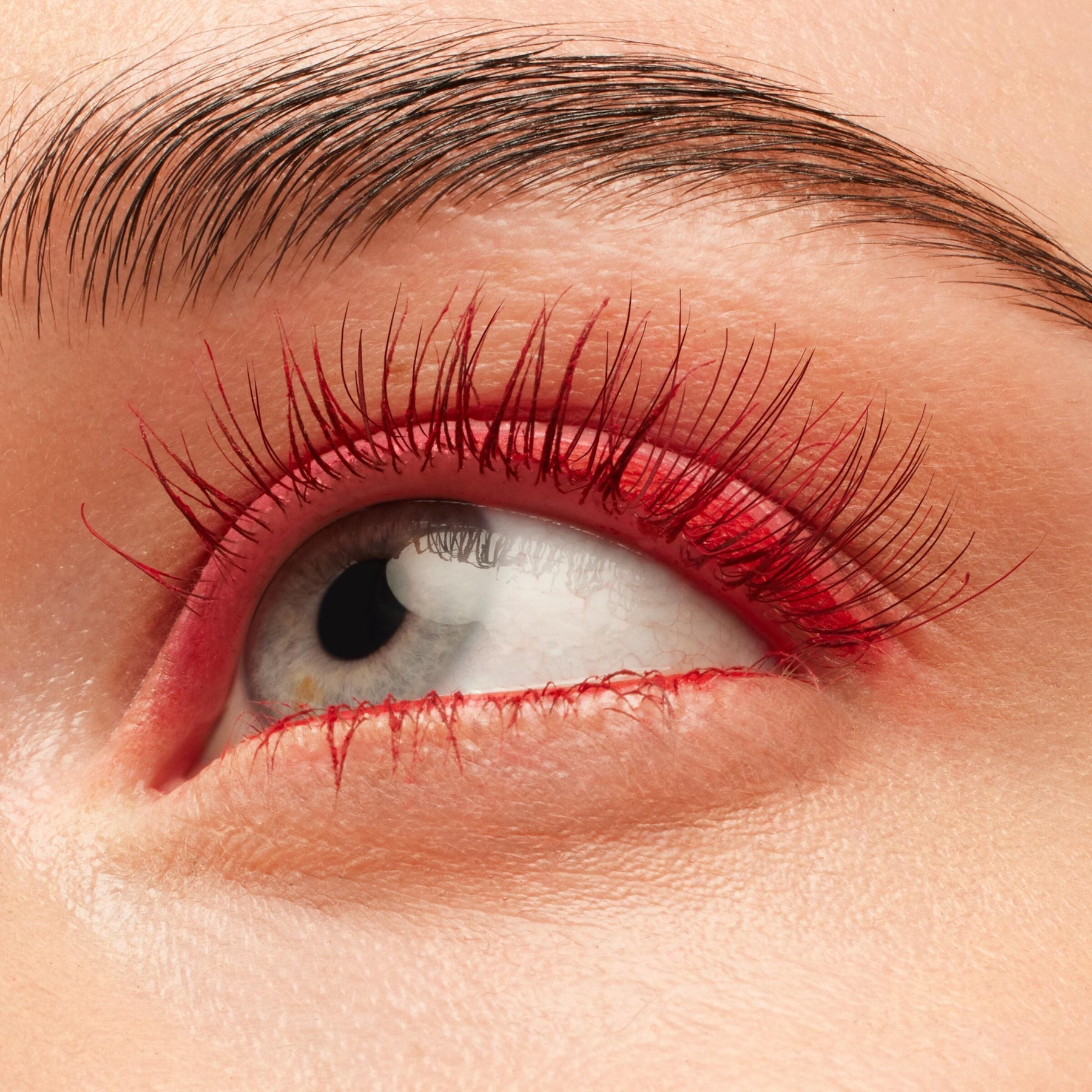 Left on Red - Luminous Professional Lash Style