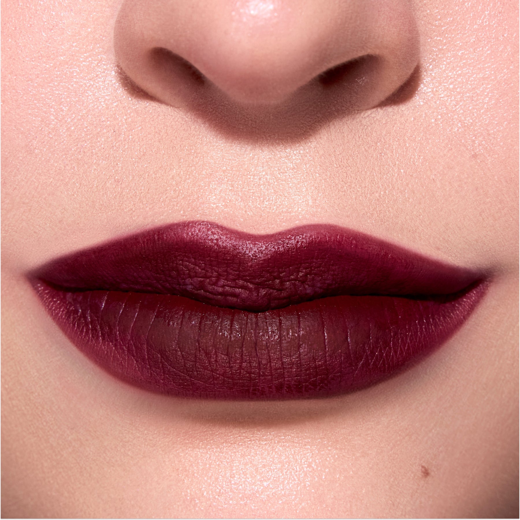 Newborn - Playful Artistic Lip Detail